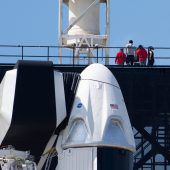 SpaceX will drei Touristen zur ISS schicken