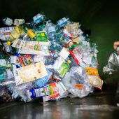 Streit über Pfand auf Plastikflaschen