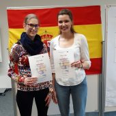 Sprachgewandte Gymnasiastinnen