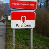 Geschlossene Grenzen führen zu Stau und Schilderstreich