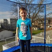 Große Pause auf dem Trampolin