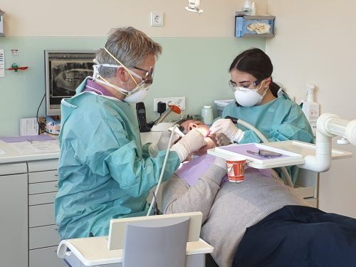 Als Zahnarzt ist man zwangsläufig nah am Patienten, das lässt sich nicht verhindern. 