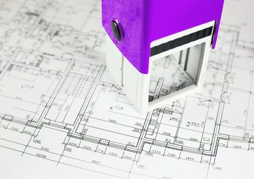 Aufgeschobene Bauverhandlungen führen zu einen „Stau“ von Projekten. Shutterstock