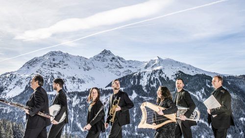 Das Orchester bekennt sich mit der Neuausrichtung zu seinen Wurzeln im alpinen Raum Vorarlbergs. p. Saely