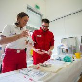 Rotes Kreuz fährt langsam Richtung Normalität