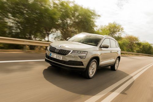 Der Karoq war im Rahmen der SUV-Initiative von Škoda als zweiter an der Reihe. Jetzt ist er zusätzlich als "Sportline"- und als "Scout"-Derivat im Programm.