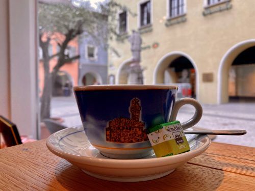 Die Autorin hat sich gleich in das nächste Café aufgemacht. CM