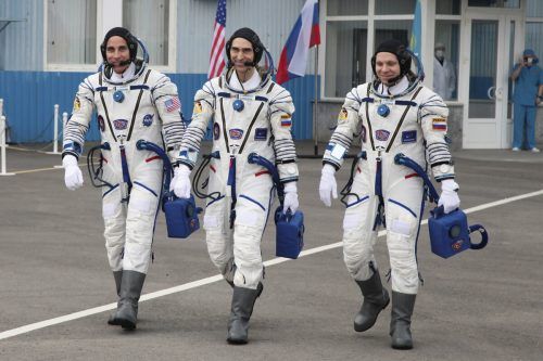 Die Crew war zum Schutz vor dem Coronavirus einen Monat in Quarantäne.  AP