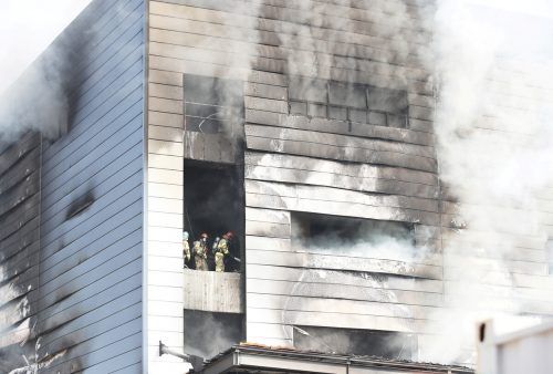 Die Flammen hatten sich rasch ausgebreitet. Reuters