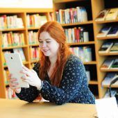 Virtuelle Bibliothek hält in den Wohnzimmern Einzug