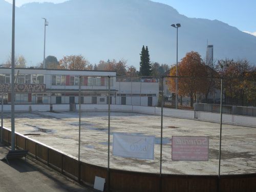 Die SP möchte den Eisplatz nicht brach­liegen lassen. ha