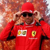 Vettel ziert sich bei Vertragsgesprächen