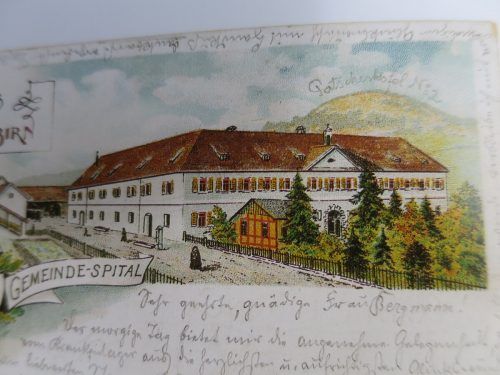 Eine alte Ansichtskarte mit dem Dornbirner Spital um 1900. Es war damals das einzige Spital im Land mit einem Operationssaal. Albrich O. Verlag Dornbirn