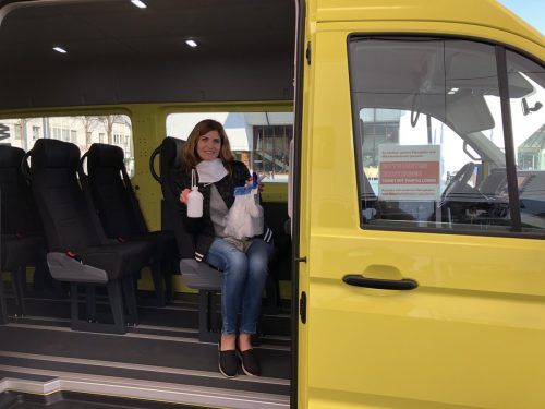 Elena Hantiu ist für ihre Fahrten „corona-tauglich“ ausgerüstet. VN/Hämmerle