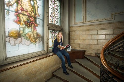 Literaturhausleiterin Frauke Kühn schätzt die Bausubstanz.  VN/PR, Kühn