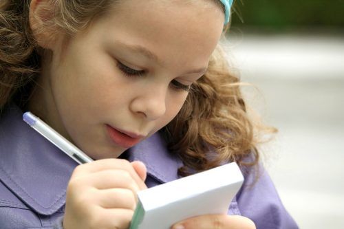 Kinder sind kleine Meister im Geschichtenerfinden. VOKI
