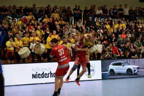 Matthias Brombeis (r.) erzielte den Siegtreffer im 91. Ländlederby. Ibele