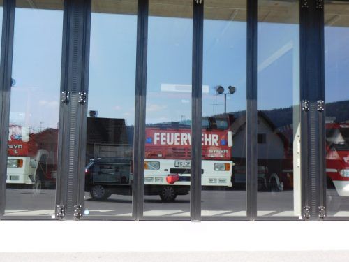 Neben einem Löschfahrzeug gibt es auch einen Roboter für die Götzner Wehr.    Mäser