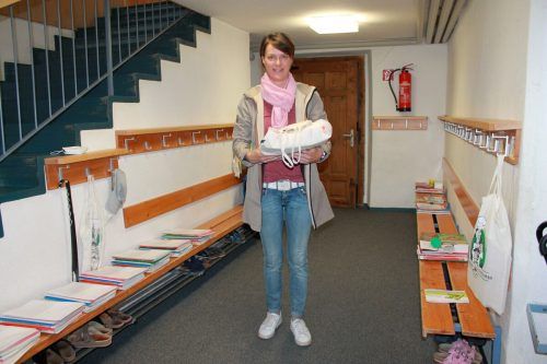 Oft holen Mamas das Lernprogramm für ihre Kinder in der Schule ab.