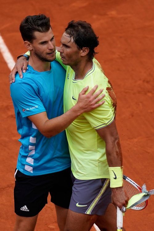 Rafael Nadal spendet das T-Shirt, mit dem er Dominic Thiem im Paris-Finale 2019 bezwungen hat. apa
