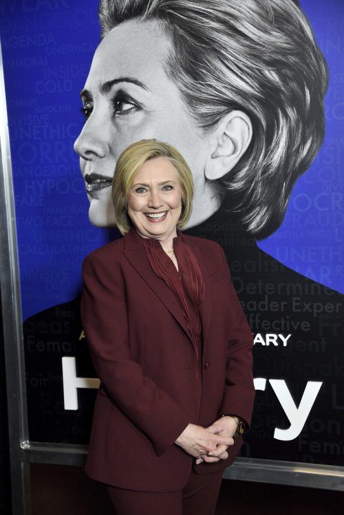 Unter anderem kann ein Treffen mit Hillary Clinton ersteigert werden. ap