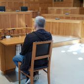Sohn (45) sticht auf Mutter ein