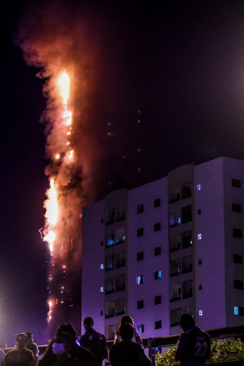 Der Brand sei durch eine leicht brennbare Außenverkleidung begünstigt worden. AFP
