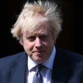 Premier Johnson joggt im Garten der Queen