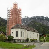 Neuer Glanz für alten Kirchturm