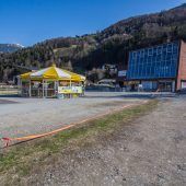 Touristiker­ ­testen im ­Drive-in