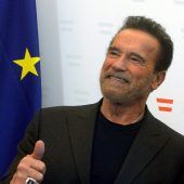 Arnie ist Opa geworden