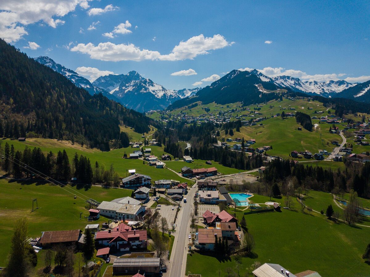 Wegen Sanierungsarbeiten auf bayerischer Seite ist die Zufahrt ins Kleinwalsertal über mehrere Wochen nachts nicht möglich. vn/Steurer