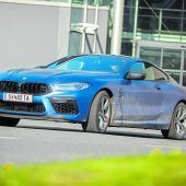 Ein Mordstrumm von einem Sportwagen
