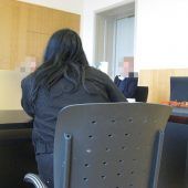 Teenie ließ sich Knöchel brechen