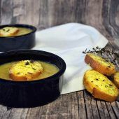 Zwiebelsuppe mit Bergkäse