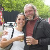 Filmfans feiern Autokinostart
