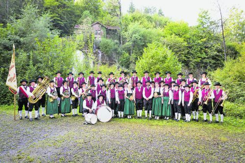 Seit über einem Jahrhundert sorgt die Harmonie für den richtigen Ton in Muntlix.  Harmoniemusik Muntlix