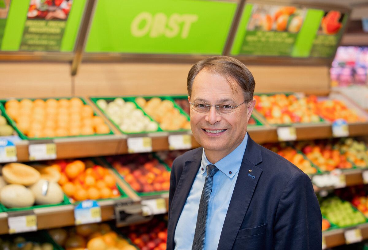 Gerhard Drexel machte Spar zur Nummer eins im österreichischen Handel. Nun widmet er sich Themen wie Spirit Menschen und Firmen beflügelt oder ganz aktuell dem Thema Ruhestand. ⇒Fa