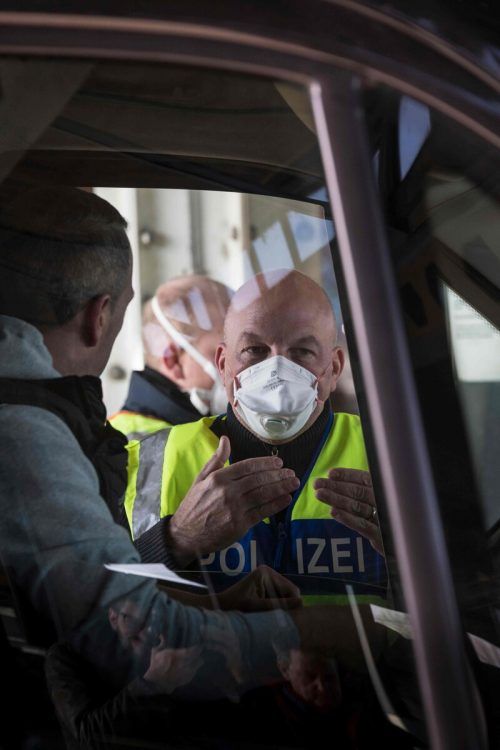 Wo in der Vergangenheit Grenzen kaum mehr wahrnehmbar waren, herrschen nun strenge Kontrollen.  AFP