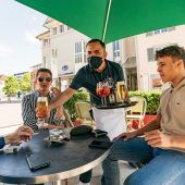 Zögerlicher Zuspruch zu offenen Gasthäusern