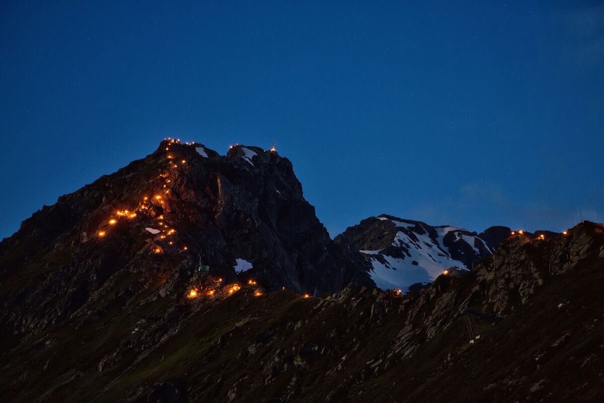 Die Veranstaltung Berge in Flammen in Gargellen findet bei jeder Witterung statt. Nicht nur die Gargellner Köpfe werden dann funkeln. Norbert Span
