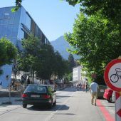 Autos ja, Radler nein in der Bahnhofstraße