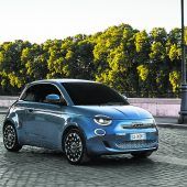 Autonews der Woche Elektro-Fiat jetzt auch mit Dach bestellbar / Opel bringt sein erstes Reisemobil auf den Markt / Toyota bringt dem Yaris das Sparen bei