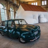 Mit fetten Skulpturen von Erwin Wurm kommt Ironie in den Kunstsommer. »D8