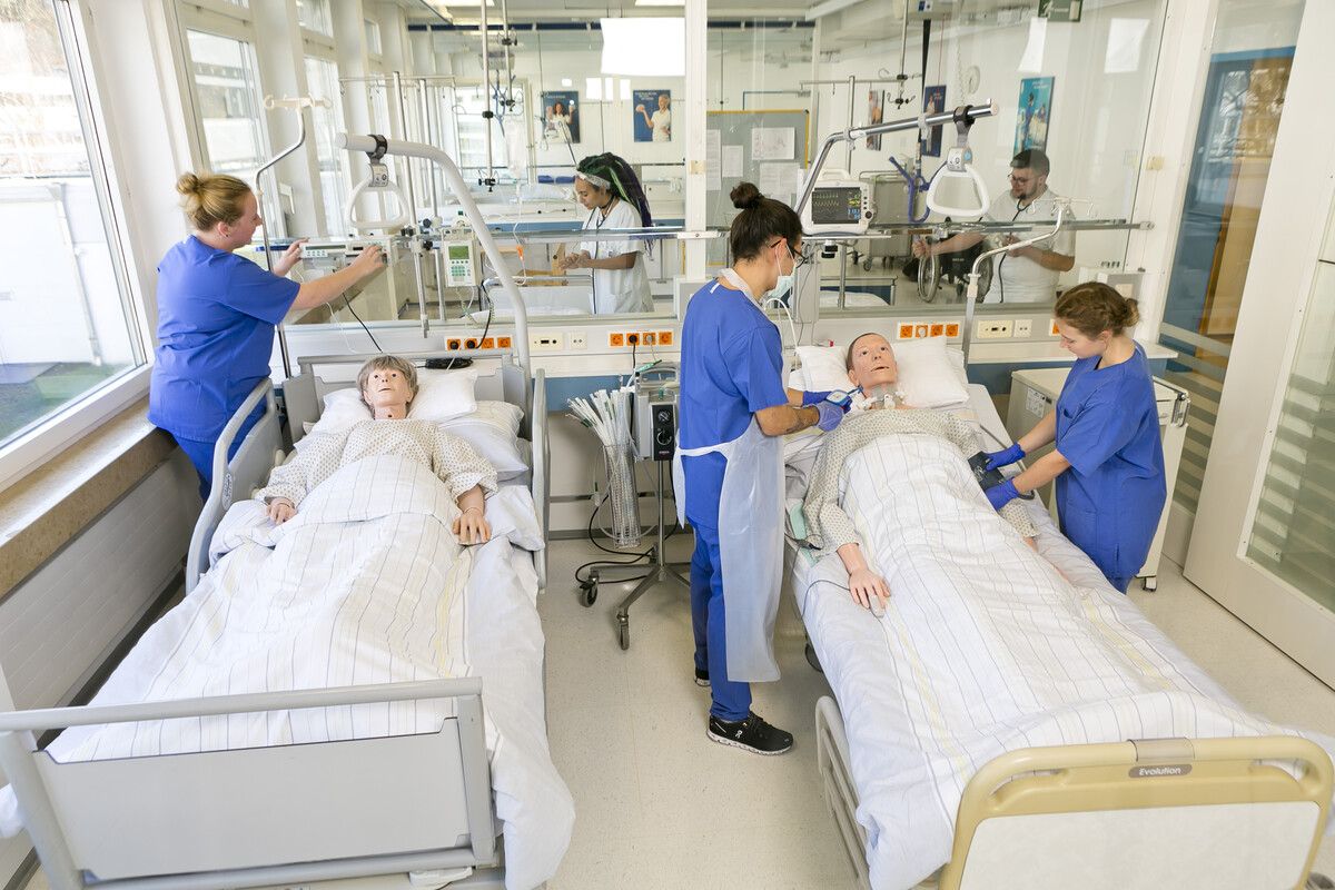Das Interesse an den verschiedenen Pflegeberufen scheint zu steigen. Das jedenfalls lässt sich aus den aktuellen Ausbildungszahlen ableiten.vlkh