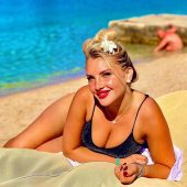 Promis schicken Urlaubsgrüße
