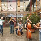 Jazzklänge im Hof des Vorderlandhus