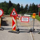 Sperre für Asphalt in Zwischenwasser