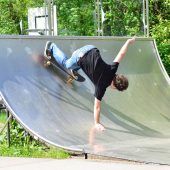 Frastner Jugend bringt sich beim Skaterplatz ein