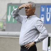 Favre bleibt Trainer in Dortmund